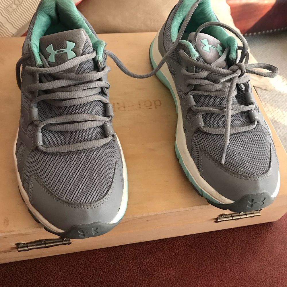 Under armour micro g women’s size 8 tennis shoe